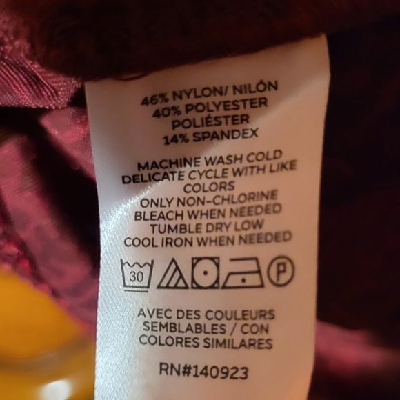 Loft Mosaic Shirred Velour Burgundy Red Paisley Floral Velvet Top Size XL - Picture 6 of 8